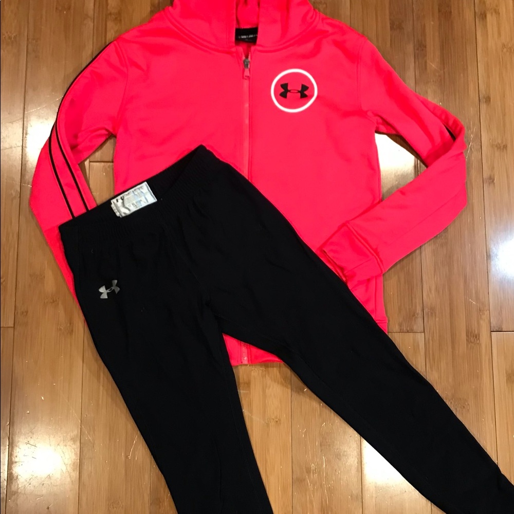 Kids athletic clothes size girls M